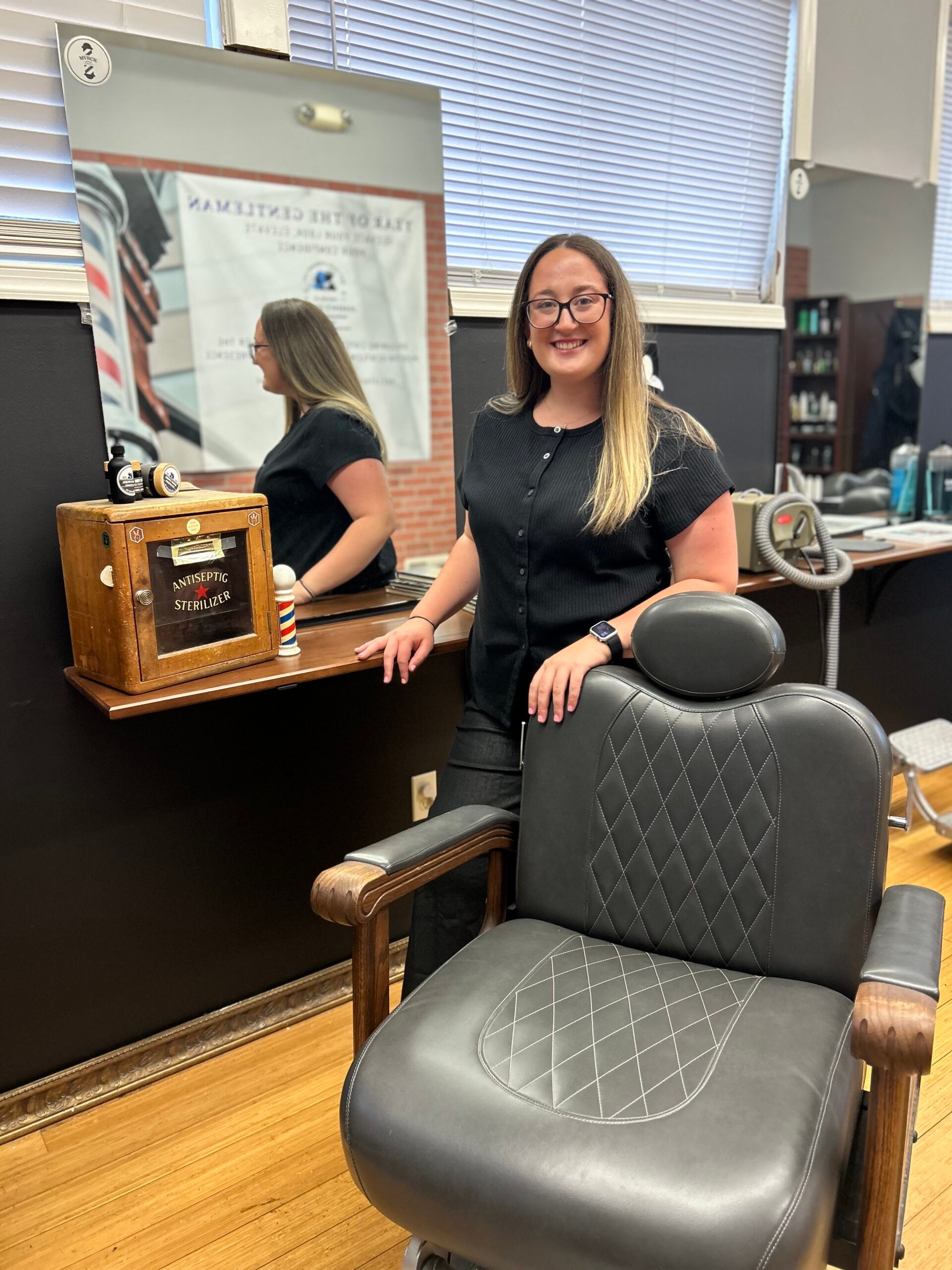 Olivia , Barber & Stylist / Facial and Lash Tech